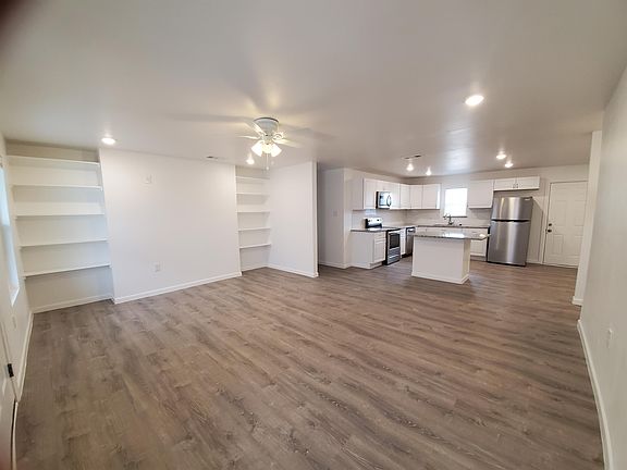 2nd image of 602 Carver St