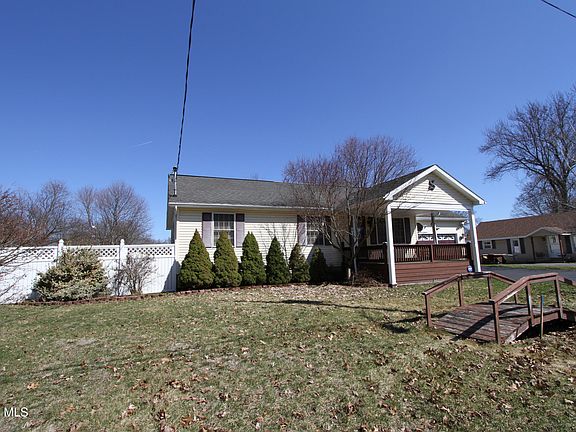 5th image of 136 Myrtle Avenue
