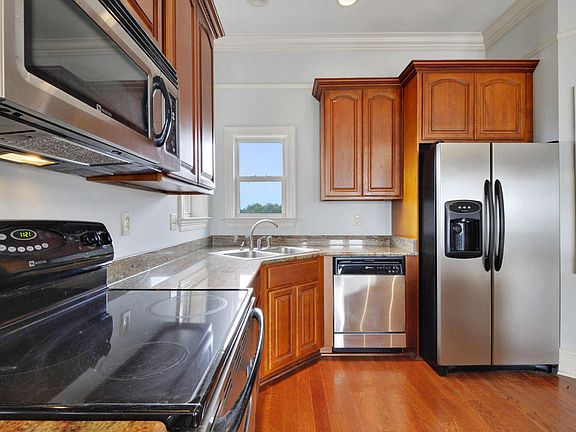 3rd image of 3 Oak Alley Ln #3