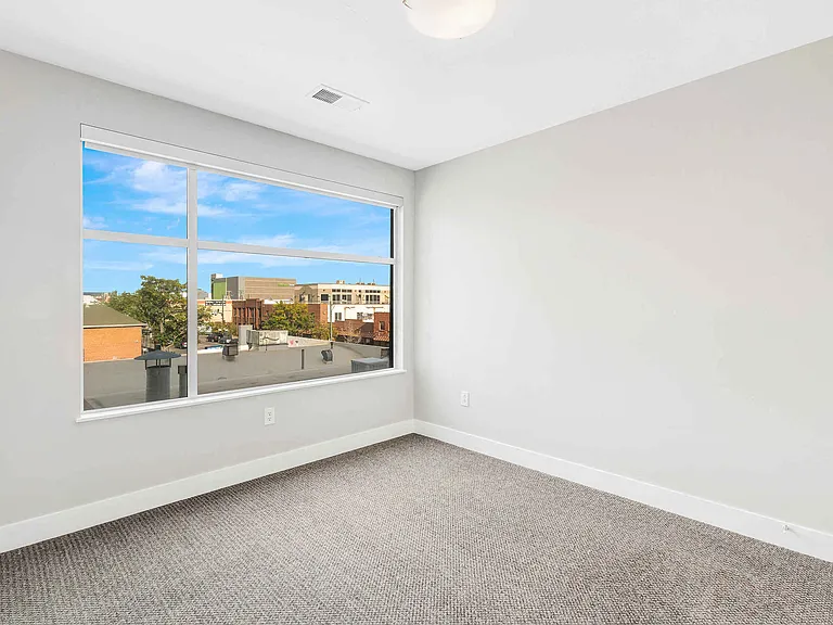 1015 N 21st St — Photo 32