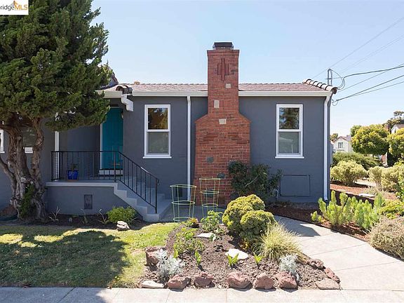 3rd image of 2730 Grant Ave
