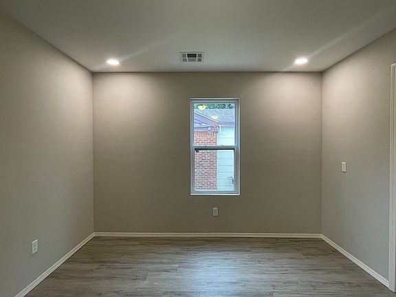 5th image of 1100 Windemere Dr