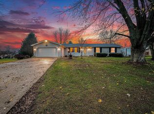 1072 E Wellington Dr, Warsaw, IN
