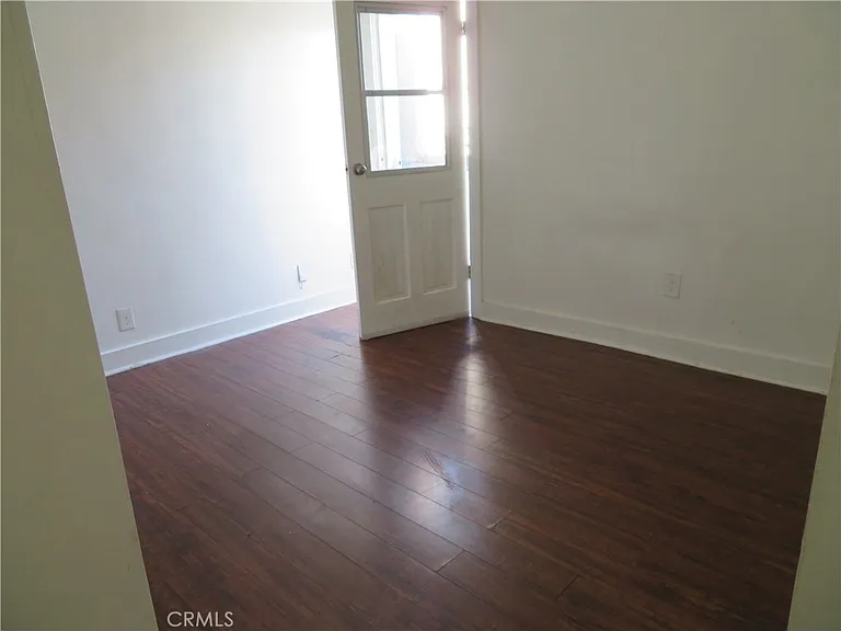 3923 1/4 S Normandie Ave — Photo 10