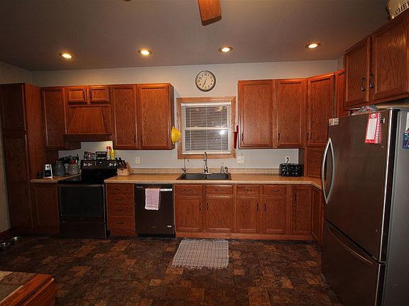 3rd image of 102 Lowell St