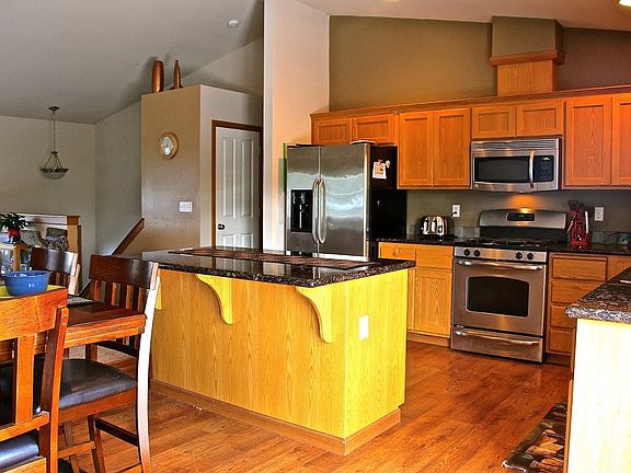 5th image of 2201 Baird Ave