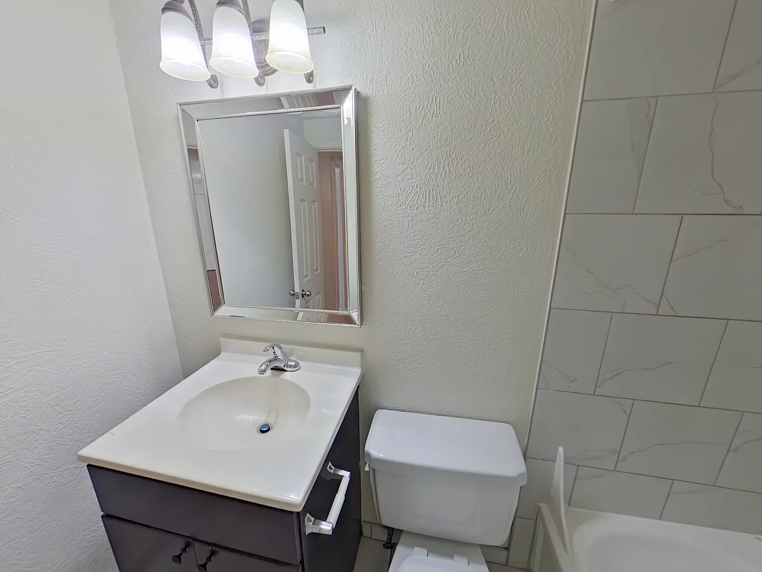 1 bed, $820 — Photo 2
