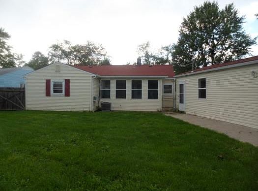 3rd image of 243 Middle Dr