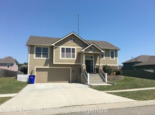 1009 Meadowbrooke Ln, Junction City, KS 66441
