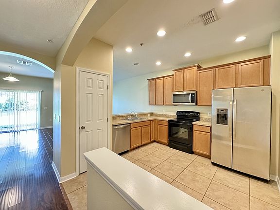 3rd image of 147 Angel Trumpet Way