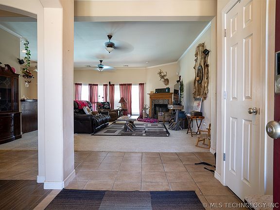 4th image of 14855 Courtney Ln