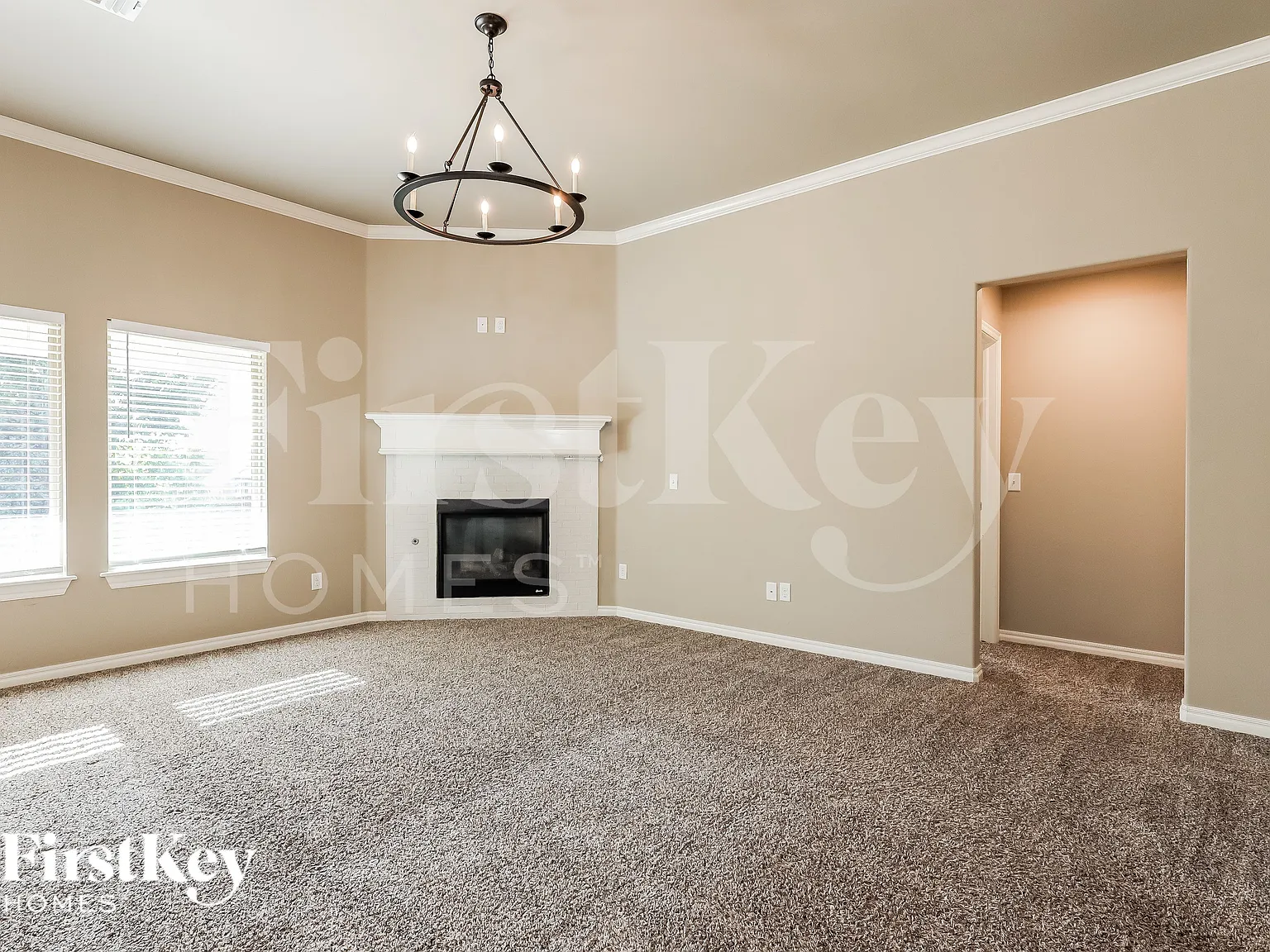 3 bed, 2.0 bath, 1443 sqft, $1,960 — Photo 3