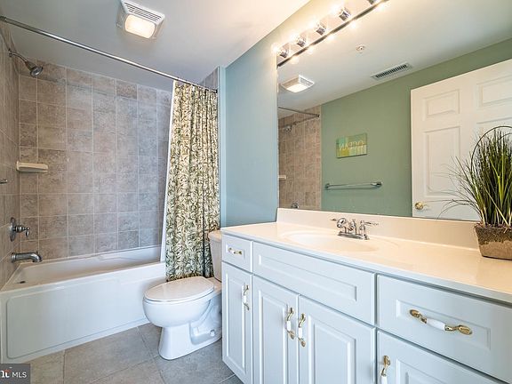 4th image of 111 76th St Unit 101