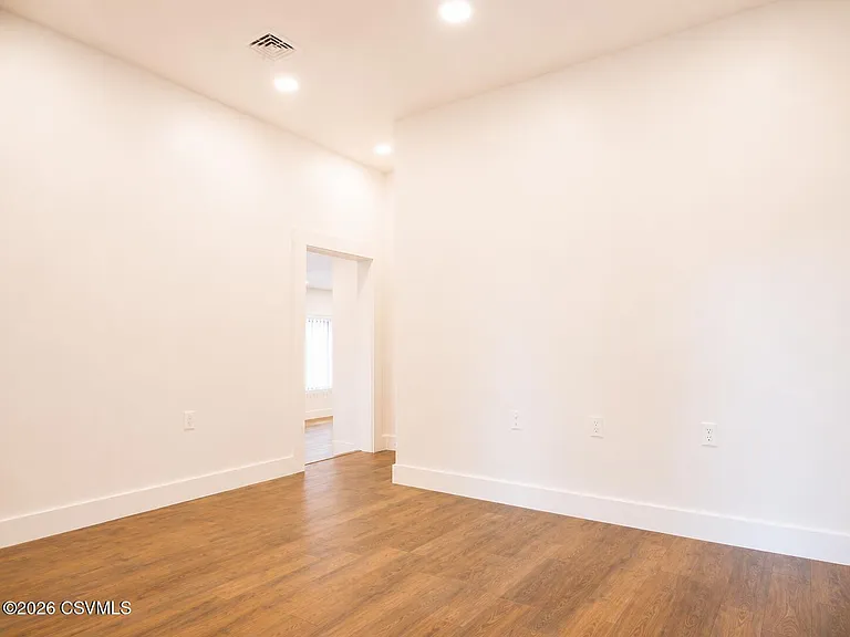 117 N Market St — Photo 20
