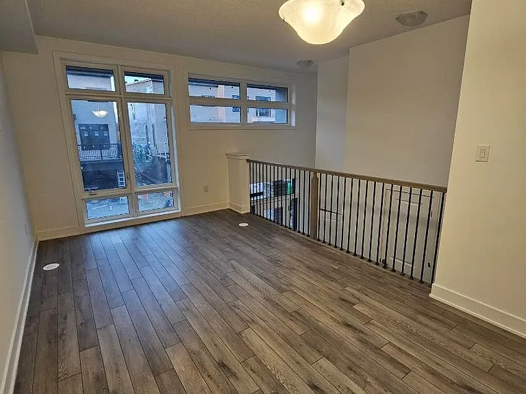 763 Stanstead Path — Photo 4