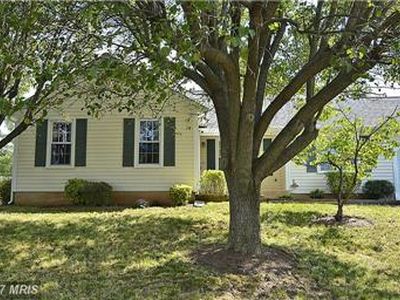 13906 Deviar Dr, Centreville, VA, 20120