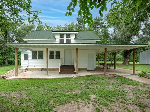 1801 Miller Rd NE, Cedar Rapids, IA 52411