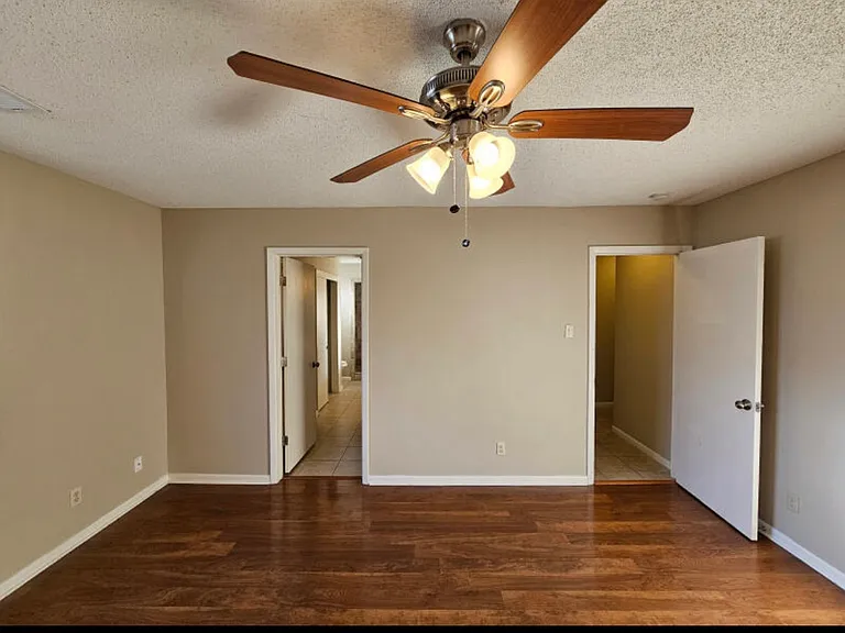 3504 34th Cir SE — Photo 7