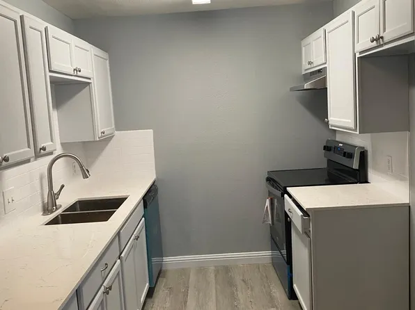 7035 Crosstimbers Ln, North Richland Hills, TX 76182