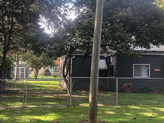 3rd image of 3379 Oakwood Ave