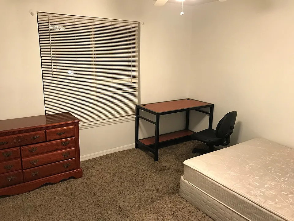 4000 SW 23rd St #6302-6-302