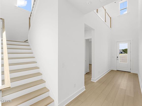 4th image of 280 Breakwater Blvd