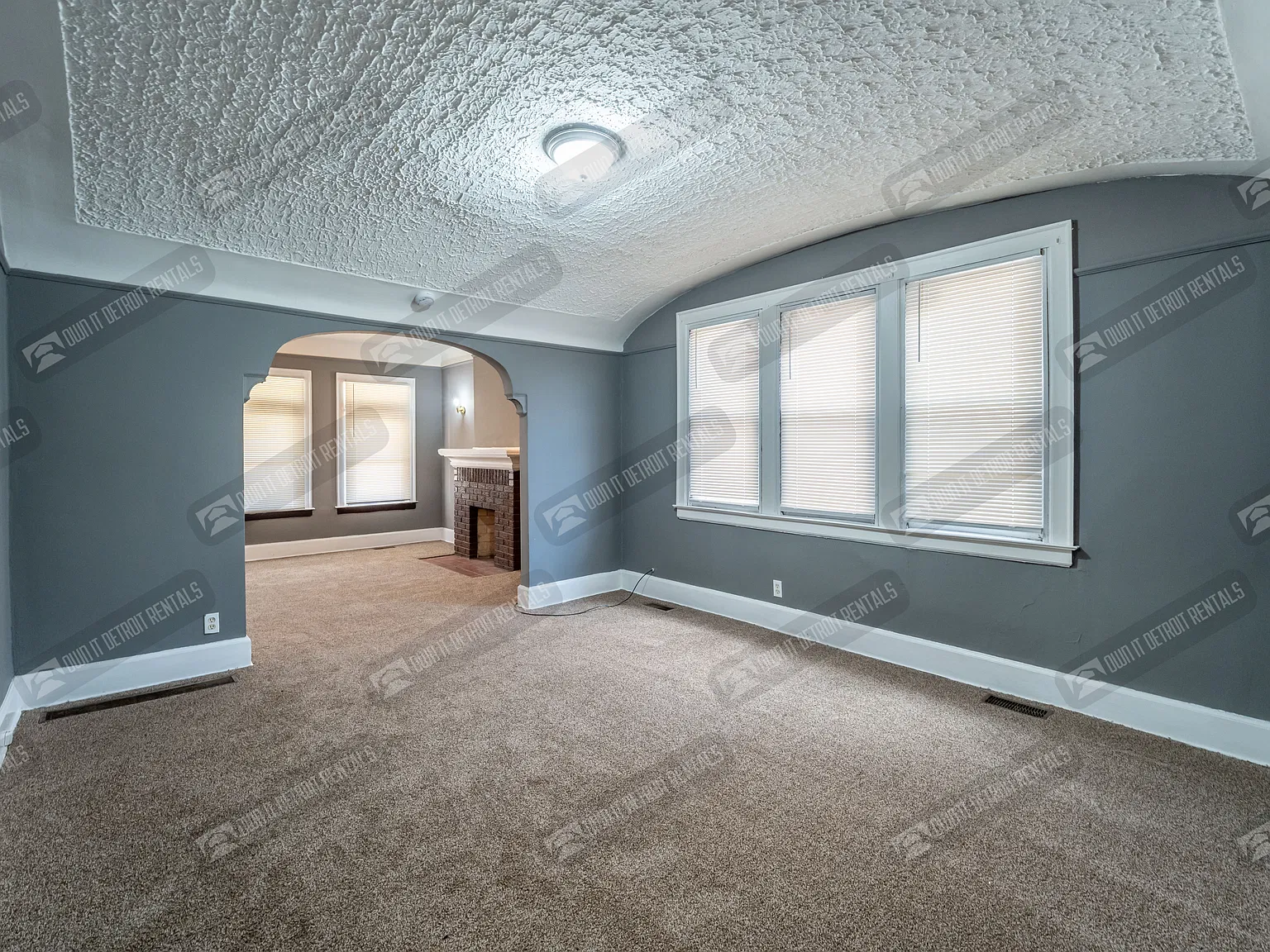 Lower Unit Multi Family 3 Bed 1 Bath — Photo 4