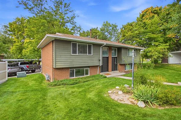 2 bed, 1150 sqft, $1,950 — Photo 1