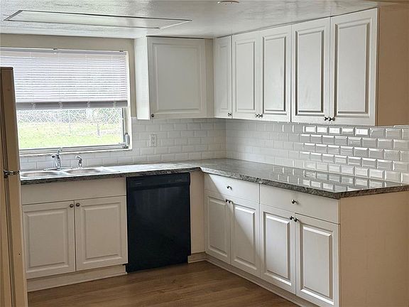 2nd image of 10019 Sleepy Hollow Ln