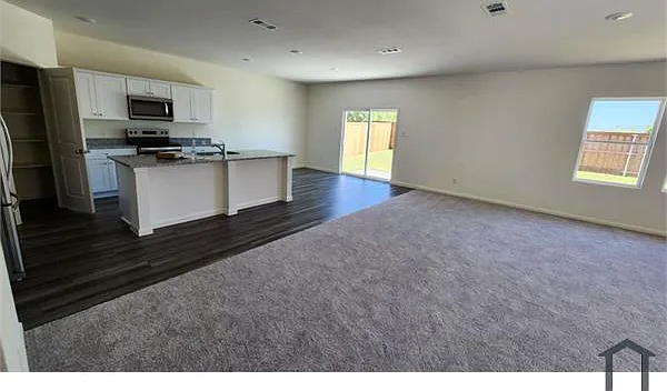 1859 Lockhart Dr — Photo 3