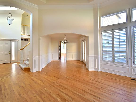 5th image of 10233 NE 67th St