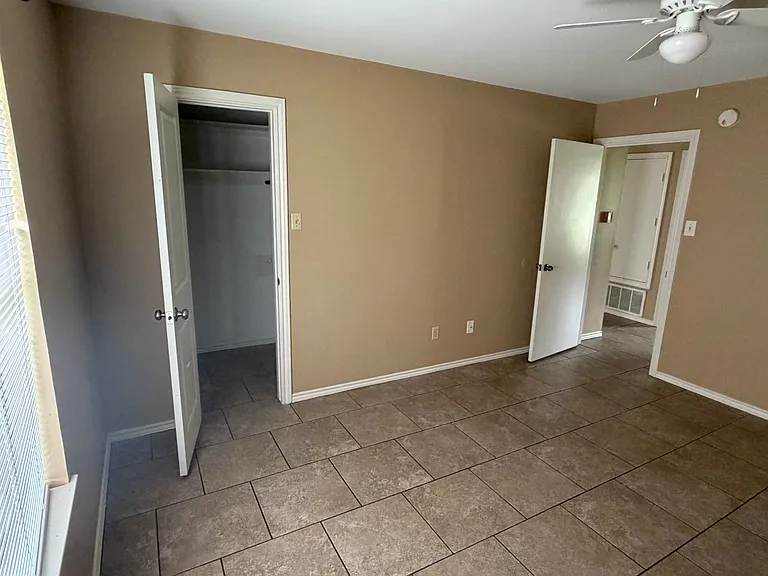 5056 Oak Hill Dr — Photo 14