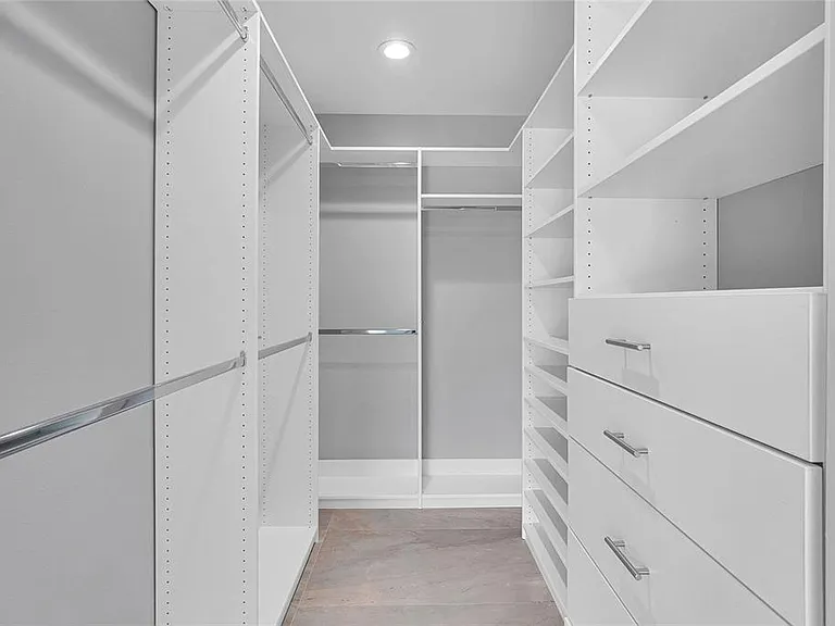 3944 Doral Dr — Photo 15