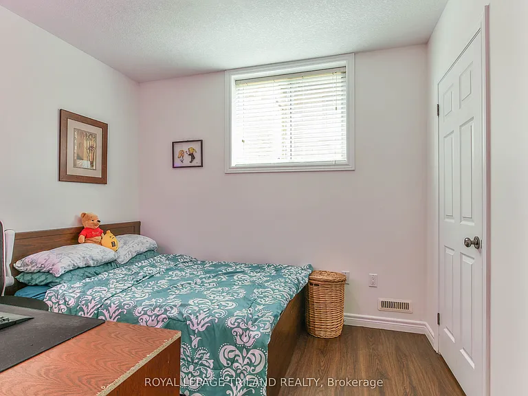 41 Owen Ct — Photo 34