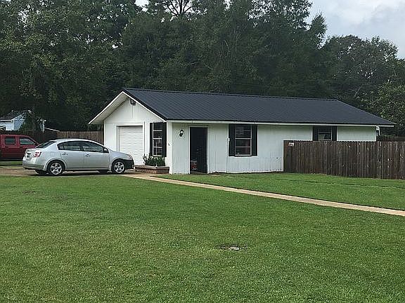 4th image of 8300 Beechwood Dr