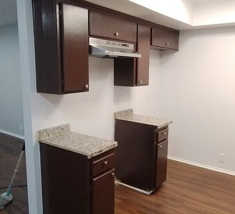 4th image of 2649 Marengo St #B-12