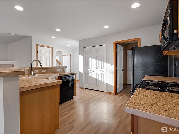 5th image of 18629 115th Avenue E