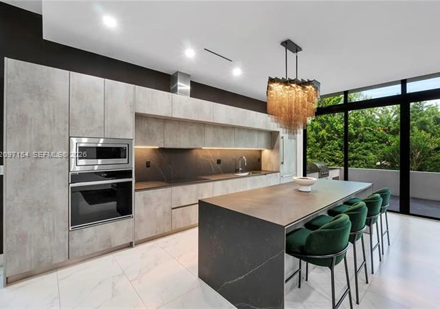 4364 Alton Rd # 4364, Miami Beach, FL 33140 — Photo 1