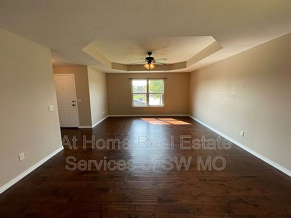 5th image of 1298 S Venice Ave