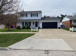 32345 Kelly Rd, Fraser, MI 48026