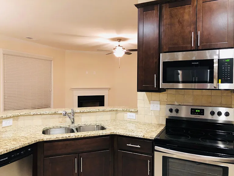 2465 Whitehead Place Dr — Photo 9