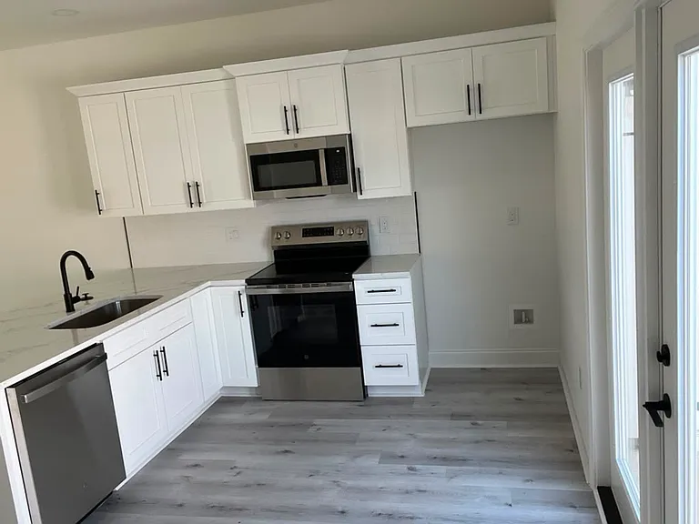 780 Maxine Ct #8C — Photo 3