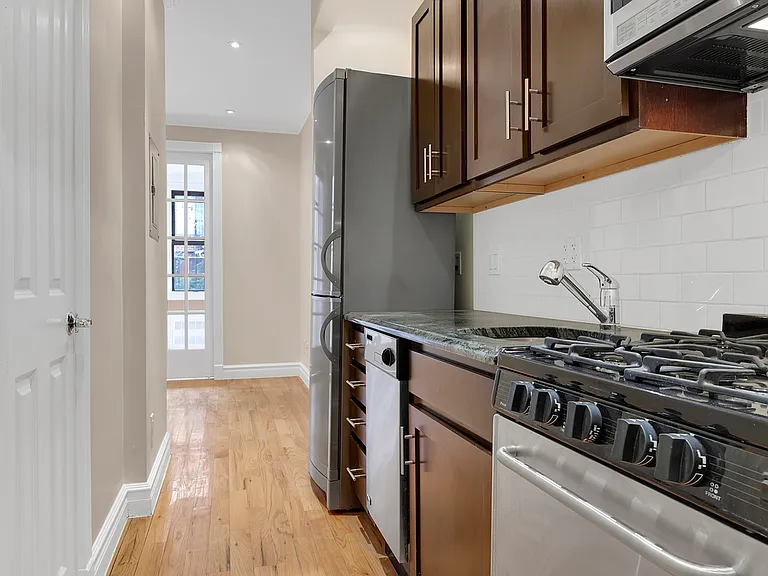 404 E 88th St #6-A — Photo 5