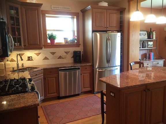 3rd image of 3639 N Bell Ave #1