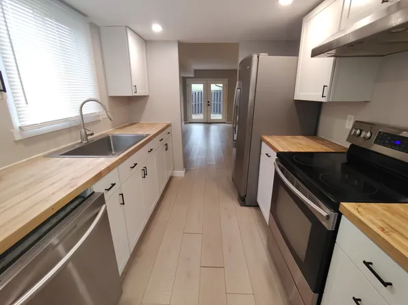 3273 Kimball Rd, Rockford, IL 61114