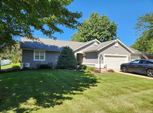 1102 Locust Dr, Rock Falls, IL 61071