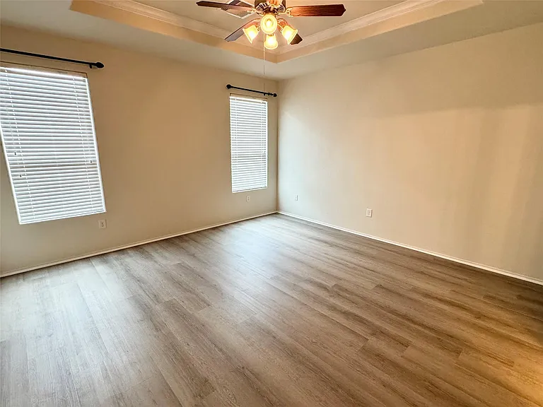 1331 S Maple Dr — Photo 14