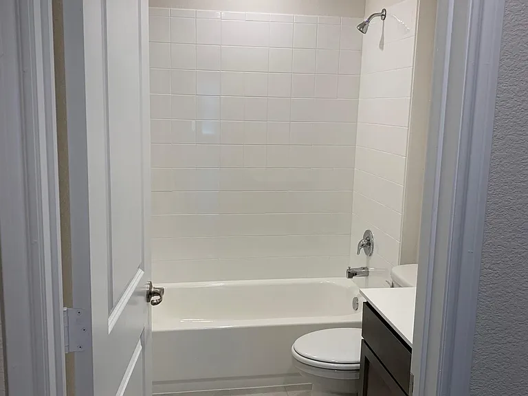 1121 Silver Maple Ln — Photo 10
