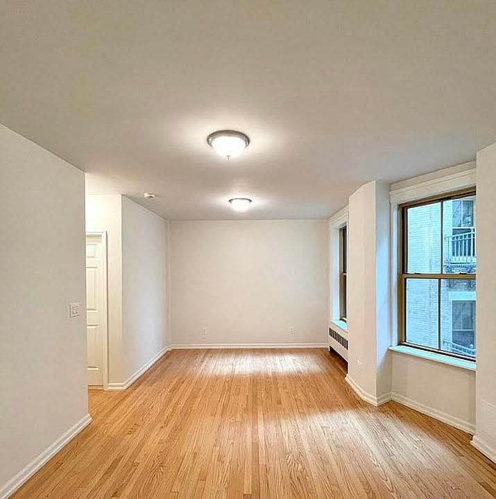 1st image of 417 E 64th St APT 2I