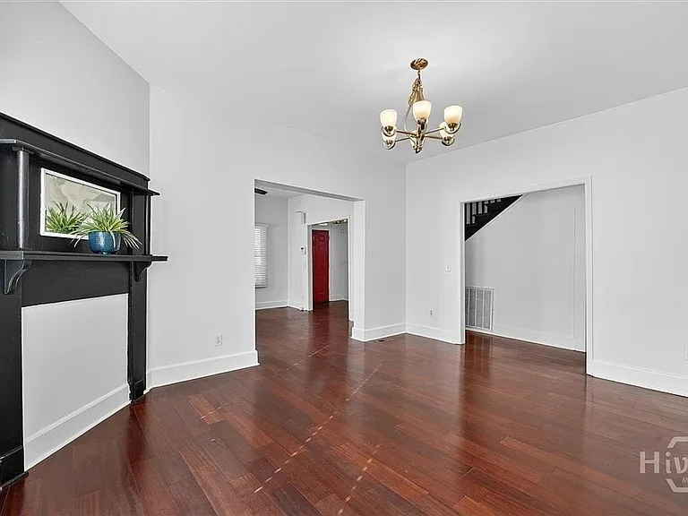 506 E 31st St — Photo 7